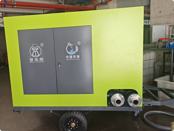 牵引式水肥机实物图